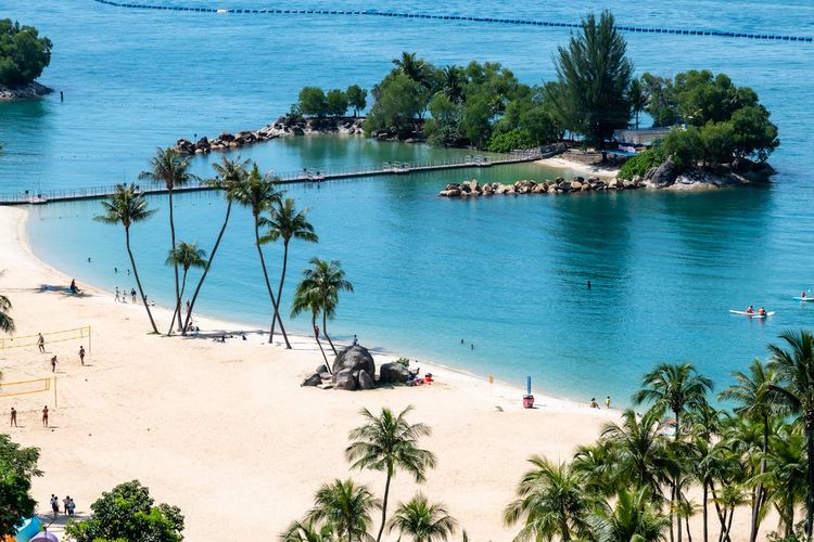 wisata di singapura, negara paling damai di Asia, wisata negara terdamai di Asia, tempat wisata negara terdamai di Asia, Singapura negara terdamai di Asia, 10 Destinasi Wisata di Negara Terdamai di Asia, Lokasinya Tak Jauh dari Indonesia!, Marina Bay, Gardens by the Bay, Singapore Botanic Gardens, Sentosa Island, Butterfly Park and Insect Kingdom, Helix Bridge, Universal Studios Singapore, Sri Mariamman Temple, Trick Eye Museum, Adventure Cove Waterpark
