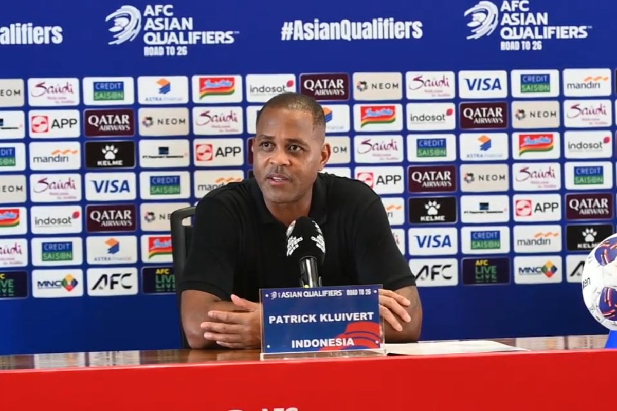 Timnas Indonesia, Indonesia vs China, kualifikasi Piala Dunia 2026 zona Asia, Indonesia Vs China, Kualifikasi Piala Dunia 2026 Zona Asia, Kluivert Ungkap Alasan Pemilihan Pemain Lokal di Laga Indonesia Vs China