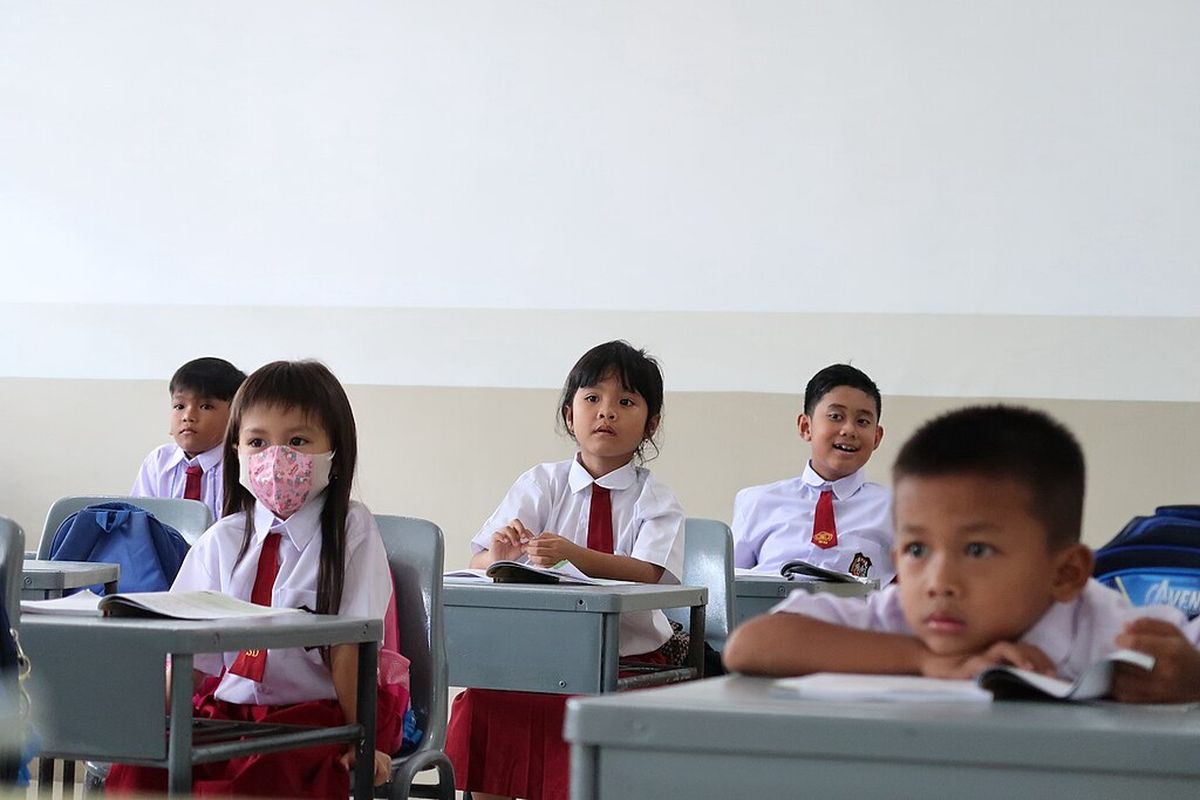 dana pendidikan anak, menyiapkan dana pendidikan anak, tips menyiapkan dana pendidikan anak, dampak tidak menyiapkan dana pendidikan anak, tidak menyiapkan dana pendidikan anak, dana pendidikan 2025, 3 Dampak Jika Orangtua Tak Menyiapkan Dana Pendidikan Anak Sejak Dini