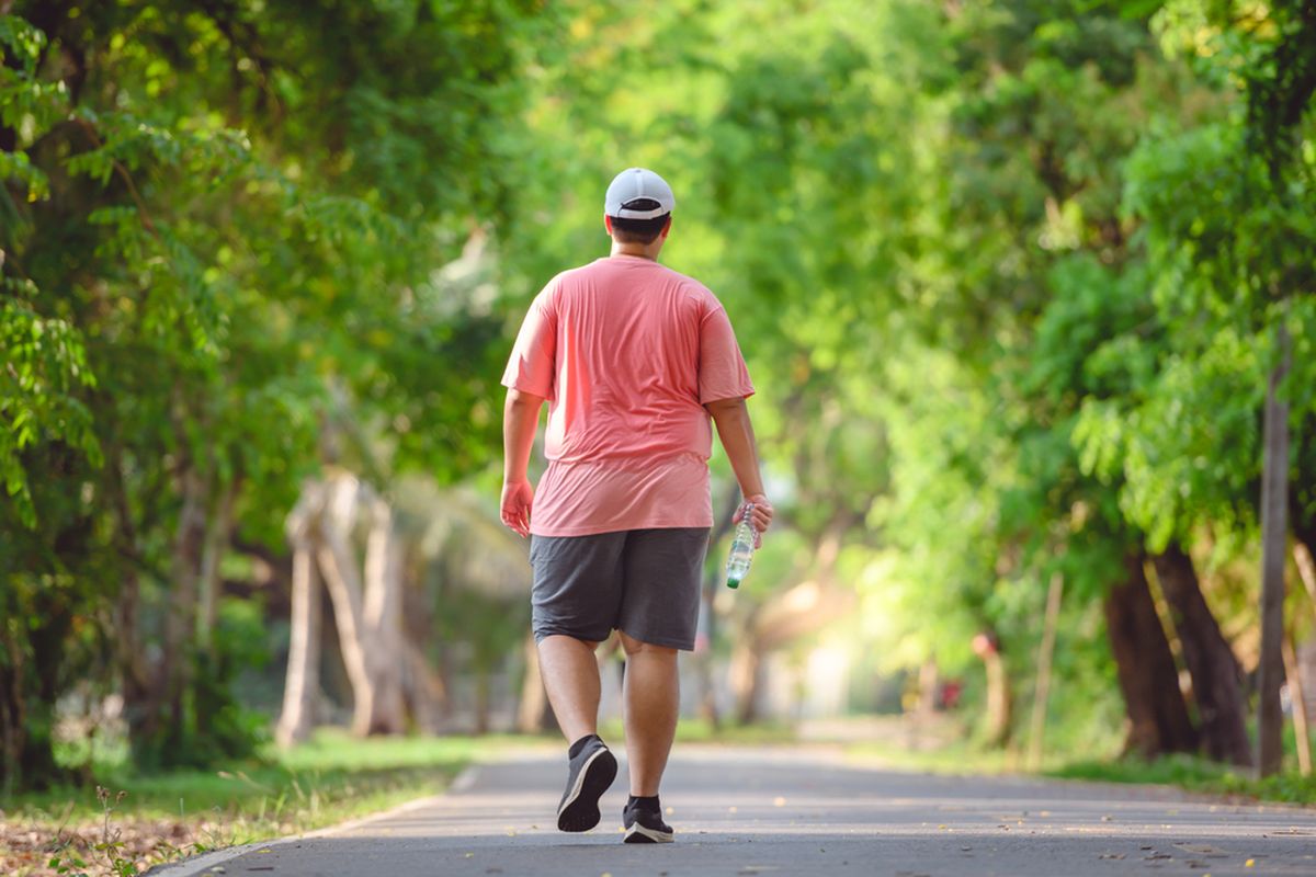 menurunkan berat badan, diet, Cara Angga Turun 53 Kg, dari Puasa hingga Ubah Kebiasaan Makan, Intermittent fasting dan tinggi protein, Aktivitas fisik sederhana, Mengubah kebiasaan makan, Pola pikir tentang makanan, Menyesuaikan dengan kondisi tubuh, Dokumentasi sebagai motivasi