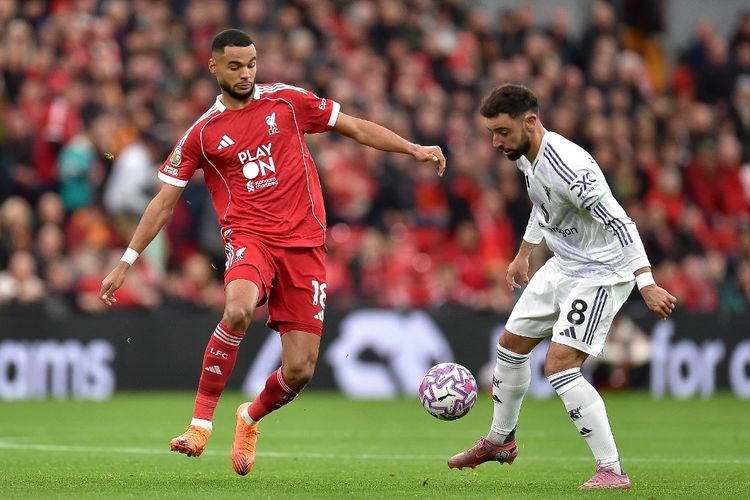 Premier League, Liverpool vs Manchester United, liverpool, Manchester United, Liga Inggris, Virgil van Dijk Jelaskan Insiden Hantam Rekan Sendiri