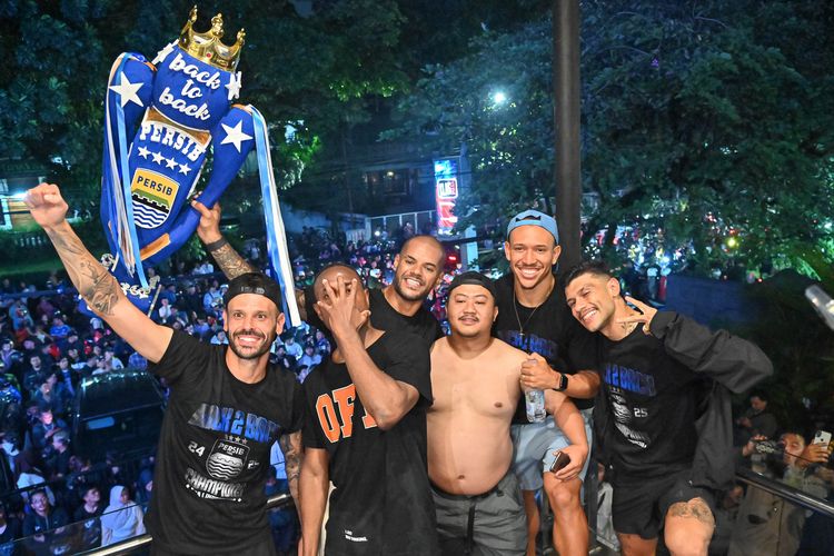 Persib, juara Liga 1, Marc Klok, Persib Bandung, Whoosh, Persib Juara, juara liga 1, whoosh, Liga 1 2024-2025, Nobar Pemain Persib, dari Pesimistis dan Ingin Pulang sampai Sejarah Tercipta