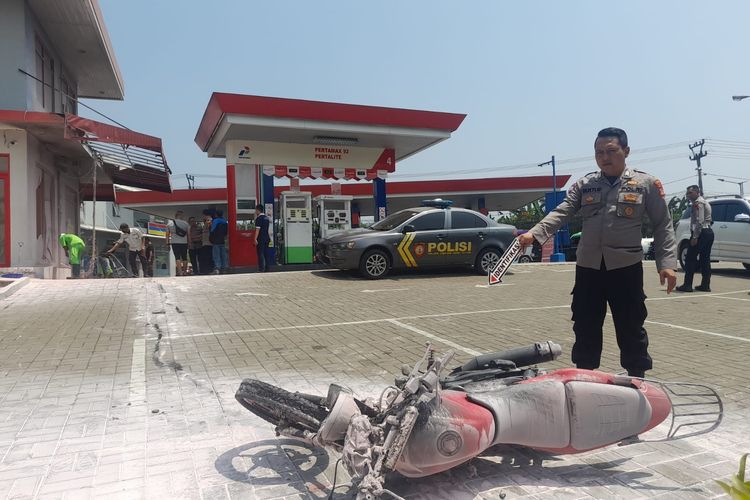 Pemadam Kebakaran, Alat Pemadam Api Ringan, APAR, kebakaran motor, Cara Benar Atasi Motor yang Terbakar, Jangan Siram Air?