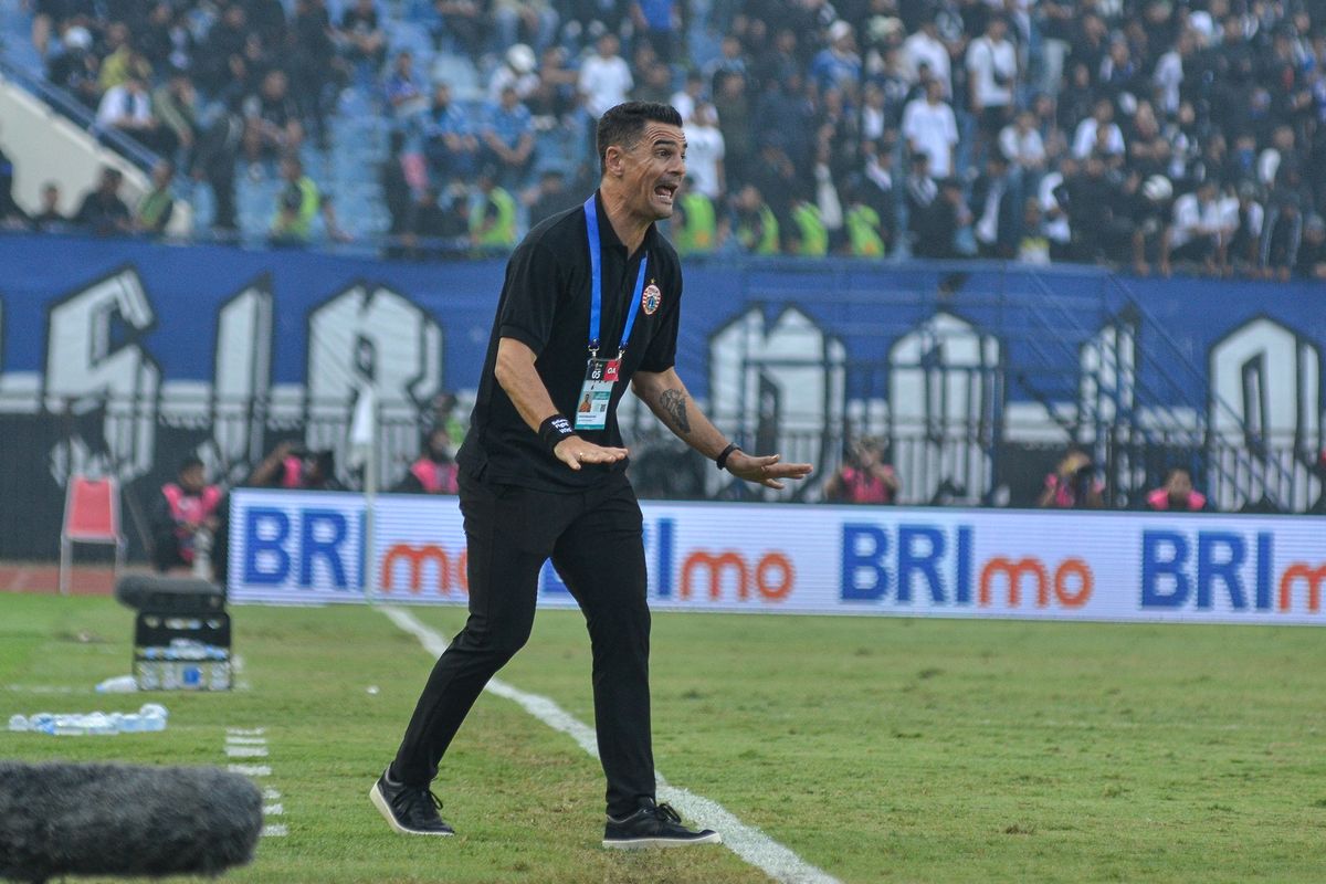 Persija Jakarta, Carlos Pena, Ricky Nelson, persija jakarta, Liga 1, Persija Jakarta Ganti Pelatih, Carlos Pena Diberhentikan