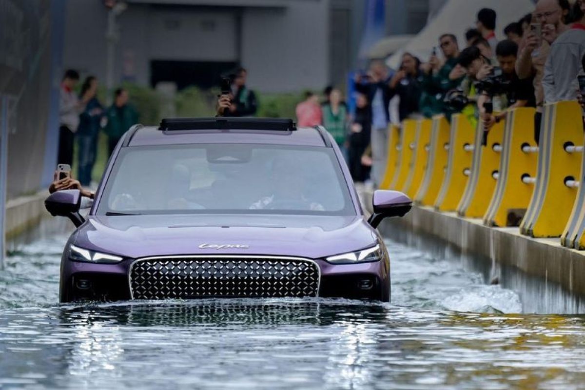 mobil listrik, mobil listrik tahan banjir, mobil listrik anti air, Apa Benar EV Lebih Aman dari Banjir? Ini Penjelasan Teknisnya