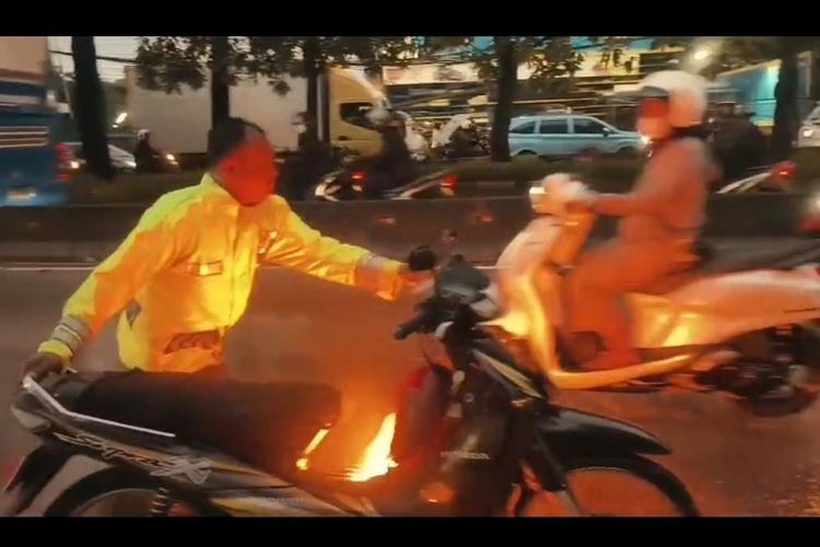 APAR, segitiga api, Moge Wajib Bawa APAR Belum Perlu, Edukasinya yang Penting