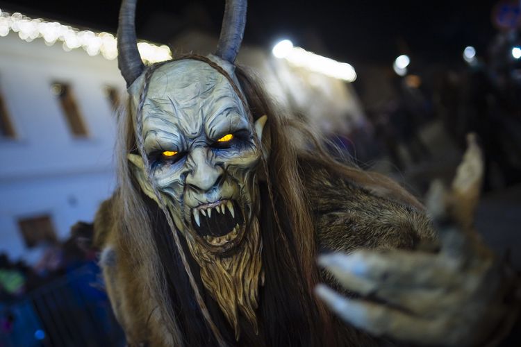 perayaan Natal, Krampus, Krampusnacht, 4 Tradisi Perayaan Natal yang Menyeramkan di Dunia, 1. Krampus, 2. Frau Perchta, 3. Gryla dan kucingnya, 4. Pere Fouettard