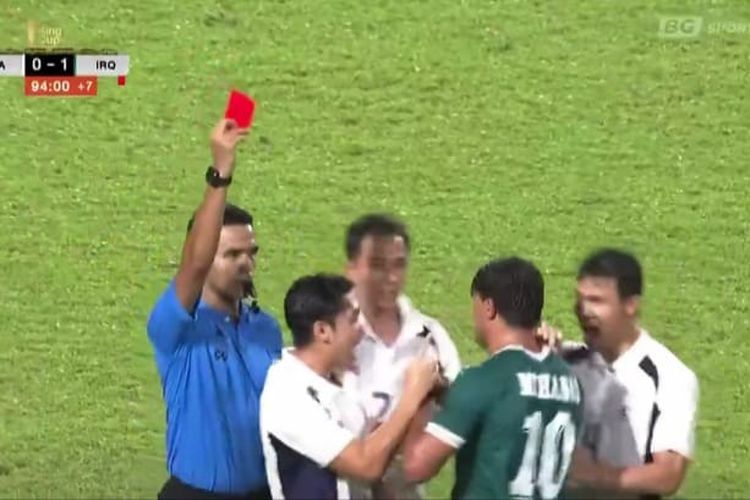 Chanathip Songkrasin, Thailand vs Irak, final kings cup 2025, mohanad ali, skor thailand vs irak, gelandang veteran thailand, pemain thailand, susunan pemain thailand vs irak, Hasil Thailand Vs Irak 0-1: Detik-detik Chanathip Songkrasin Terkena Tekel Horor