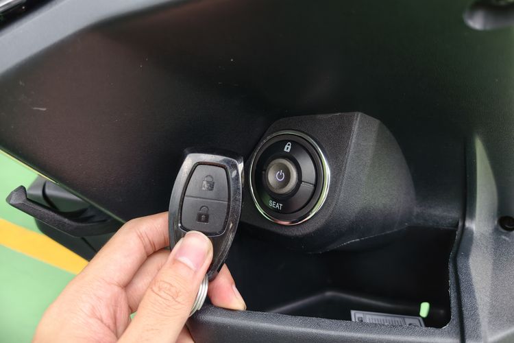 kepraktisan, Fox 350, motor listrik, Polytron Fox 350, Bagasi Luas tapi Laci Depan Tanggung