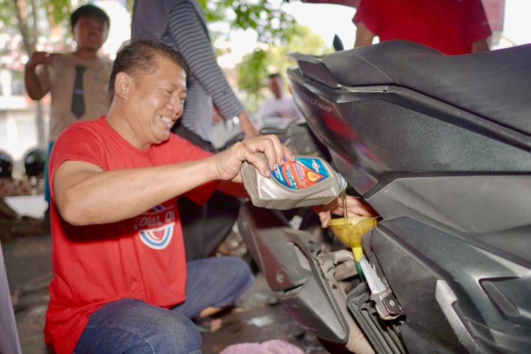 Shell, oli mesin, Castrol, oli motor, Oli mesin skutik, mesin skutik, Update Harga Oli Mesin Skutik November 2025: Castrol Naik