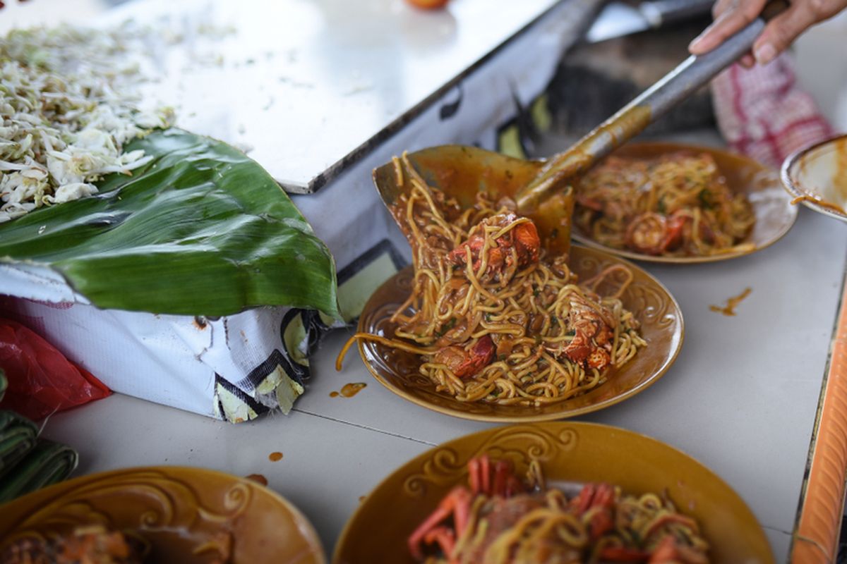 Aceh, masakan Aceh, kuliner Aceh, Kuliner Aceh, rempah aceh, masakan aceh, resep makanan aceh, resep masakan tradisional aceh, resep makanan khas aceh yang enak, resep masakan aceh, 5 Masakan Khas Aceh yang Kaya Rempah, Resep Tradisional dari Ujung Barat Nusantara, 1. Sambai – Urap Aceh Segar Kaya Rempah, 2. Dedah Boh Itek – Dadar Telur Berbumbu Khas Aceh, 3. Gulai Jruk – Gulai Udang dengan Sayuran Lengkap, 4. Mi Goreng Aceh – Mi Pedas Gurih Berisi Daging dan Udang, 5. Nasi Beriani Aceh – Hidangan Beras Rempah ala Timur Tengah
