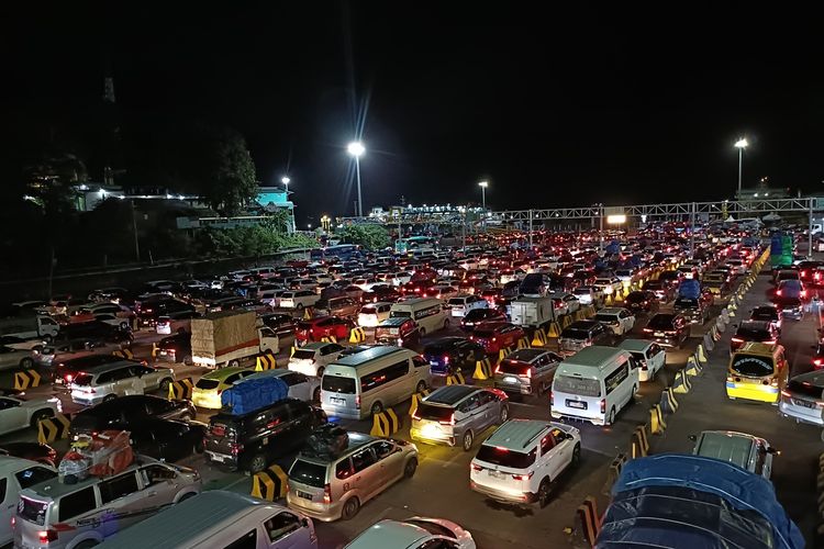Nataru, penyebrangan, Arus kendaraan, Strategi Kemenhub Hadapi Arus Penyeberangan Merak–Bakauheni Saat Nataru
