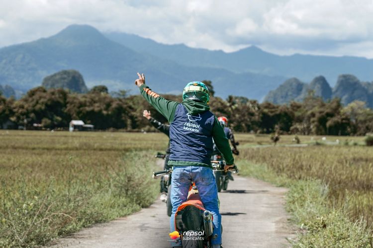 Repsol, touring, Repsol Lubricants Indonesia, Puluhan Riders Eksplorasi Keindahan Bantimurung dan Situs Purba Leang-Leang