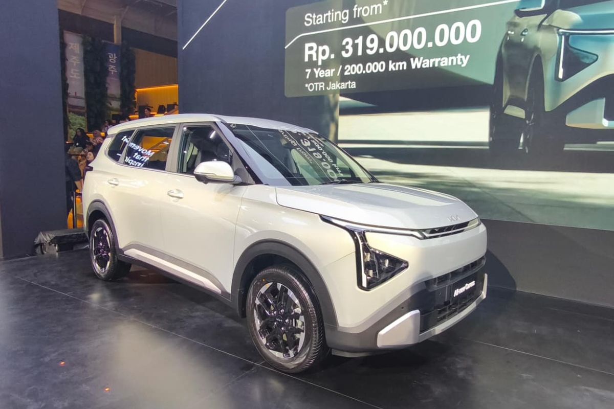 IIMS 2026, Kia Carens, Komparasi MPV 7-Penumpang di IIMS 2026: Kia Carens dan Mitsubishi Xpander