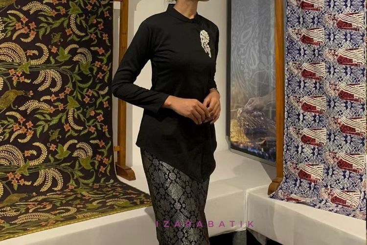 kebaya wisuda, Rekomendasi kebaya, Kebaya janggan, kebaya janggan, Kebaya kutubaru, kebaya kutubaru, kebaya Kutubaru, kebaya modern, Kebaya Wisuda, rekomendasi kebaya, rekomendasi kebaya wisuda, rekomendasi kebaya modern, rekomendasi kebaya wisuda 2025, rekomendasi kebaya untuk wisuda, rekomendasi warna kebaya untuk wisuda, Rekomendasi Kebaya Wisuda untuk Inspirasi, Harga Rp 130.000-an