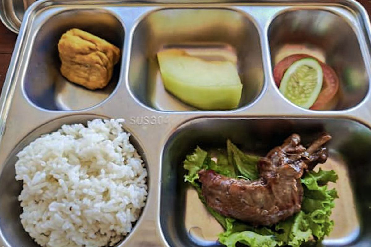 evaluasi program makan bergizi gratis, keracunan massal MBG Jabar, Dedi Mulyadi evaluasi MBG, keracunan makanan gratis sekolah, kasus keracunan Garut Bandung Barat, BGN hentikan sementara MBG, masalah distribusi makanan MBG, korban keracunan siswa Jawa Barat, Keracunan Massal MBG di Jabar: Gubernur Dedi Mulyadi Panggil Kepala BGN untuk Evaluasi Total, Evaluasi program MBG dibuka secara transparan, Ada potensi langkah hukum?, Ratusan siswa jadi korban keracunan, Program MBG jadi sorotan nasional