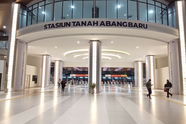 Stasiun Tanah Abang baru, stasiun tanah abang baru, peron stasiun tanah abang baru, wajah stasiun tanah abang baru, Stasiun Tanah Abang Baru Diresmikan, Penumpang KRL Wajib Cek Panduan Ini, 1. Layanan KRL di Stasiun Tanah Abang Baru, 2. Fasilitas peron dan jalur, 3. Lokasi pintu masuk dan keluar, 4. Taman Stasiun Tanah Abang