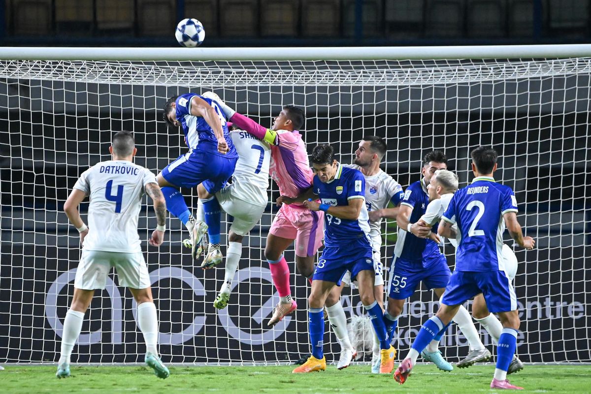 Teja Paku Alam, Persib Bandung, Bangkok United, PSBS Biak, ACL 2, Patricio Matricardi, Bojan Hodak, hasil psbs vs persib, hasil psbs biak vs persib bandung, skor psbs vs persib, skor psbs biak vs persib bandung, Kunci Pertahanan Persib Tak Tertembus, Clean Sheet Dua Laga Beruntun