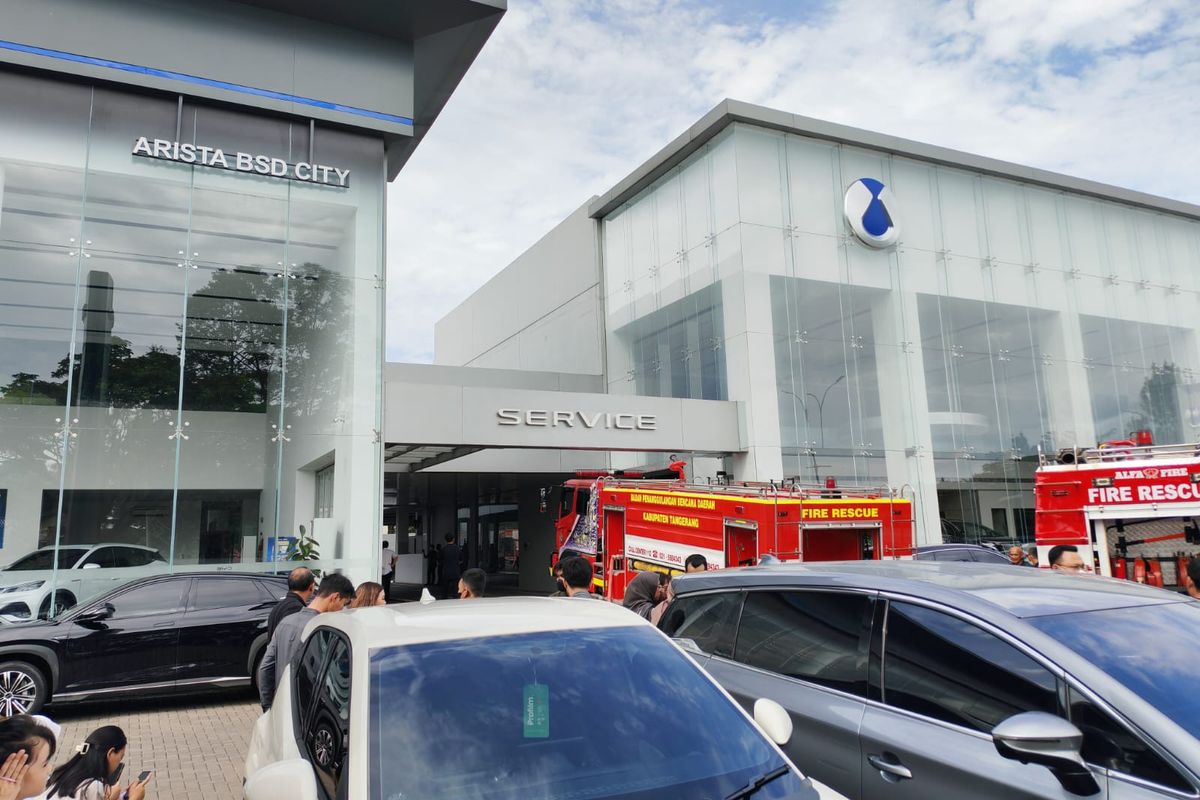 showroom BYD, BYD Investigasi Kebakaran di Diler Serpong
