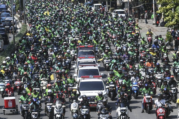 ojol, brimob, korban demo dpr, ojol dilindas brimob, rs pelni palmerah, driver ojol Moh Umar, pengemudi ojol dikeroyok aparat, korban ricuh Pejompongan, kondisi korban demo Jakarta, Brimob di RS Pelni, 4 Korban Demo Masih Dirawat di RS Pelni, Termasuk Driver Ojol Moh Umar, Identitas korban yang masih dirawat, Kondisi driver ojol Moh Umar, Bukan peserta demo, Hidup sederhana, biaya ditanggung Grab, Polisi datangi RS Pelni