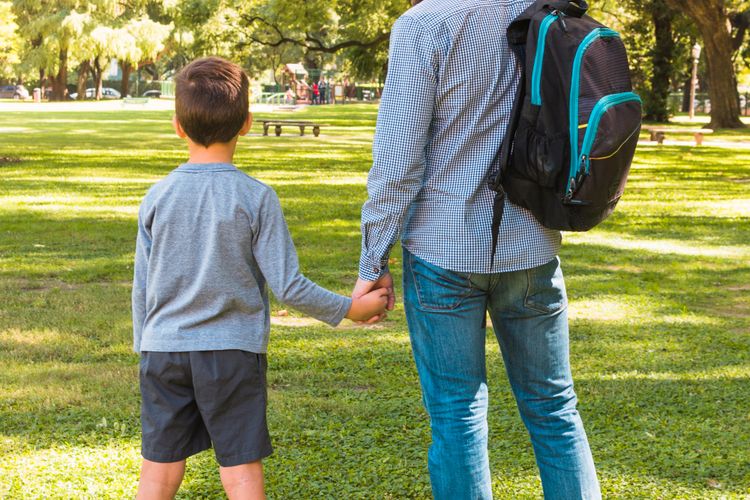 pubertas dini, precocious puberty, perubahan fisik, Tanda Pubertas Dini pada Anak yang Sering Terlewat Orangtua, Tanda pubertas dini pada anak perempuan, Tanda pubertas dini pada anak laki-laki, Mengapa tanda pubertas dini sering terlewat, Kapan orangtua perlu waspada, Dampak jika pubertas dini tidak terdeteksi
