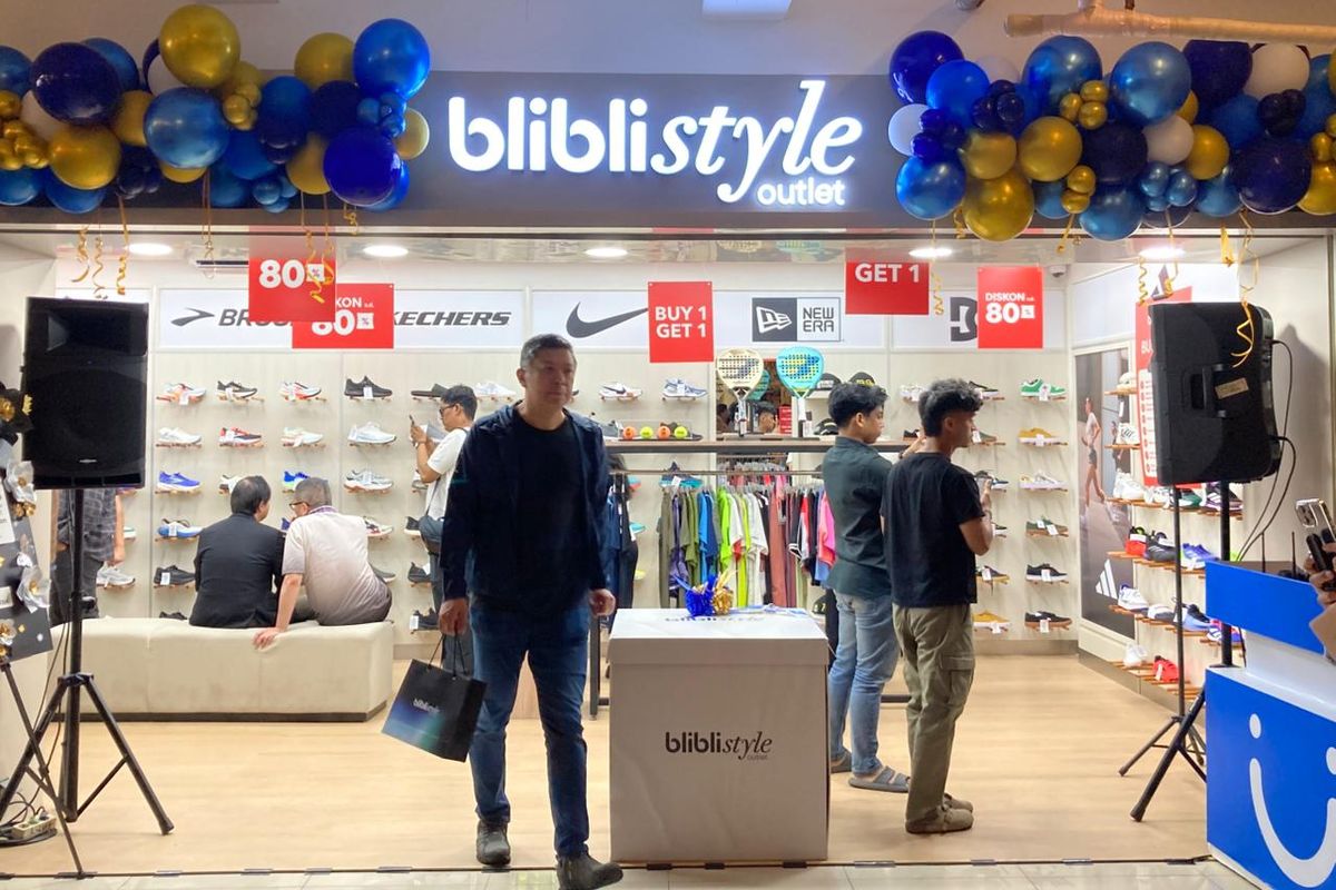 Blibli, Adidas, Puma, Skechers, BlibliStyle Outlet, raket padel, BlibliStyle Outlet Resmi Buka, Ada Promo B1G1 Sampai 23 Februari 2026
