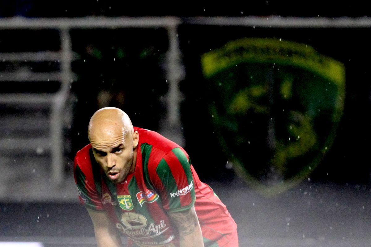 Super League 2025-2026, Persebaya, Madura United, Risto Mitrevski, suporter, Persebaya Vs Madura United, Risto Mitrevski Ungkap Kunci Redam Lawan