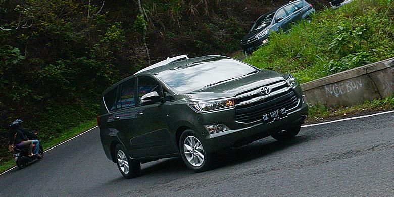 Mesin Diesel, Penjualan Mobil, Kijang Innova Reborn, trendi otomotif, Mengapa Kijang Innova Reborn Diesel Masih Terlaris di Indonesia?, Kijang Innova Reborn Diesel Masih Menjadi Primadona di Tengah Tren Elektrifikasi, Kijang Innova Reborn Diesel Tersedia di Dealer Resmi, Daya Tarik Mesin Diesel Kijang Innova Reborn, Kenyamanan dan Kepercayaan Konsumen Terhadap Kijang Innova Reborn, Harga Terbaru Kijang Innova Reborn Diesel