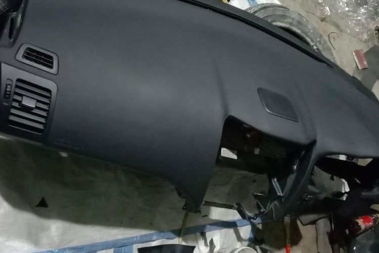 dasbor, interior mobil, Dasbor Mobil Retak, Ini Cara dan Biaya Perbaikannya