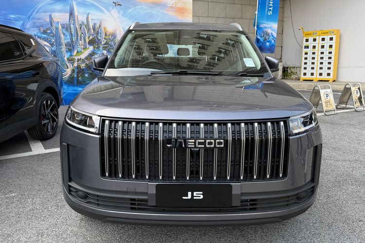 Jaecoo, Jaecoo J5 Bensin vs Listrik, Apa Saja Perbedaannya?