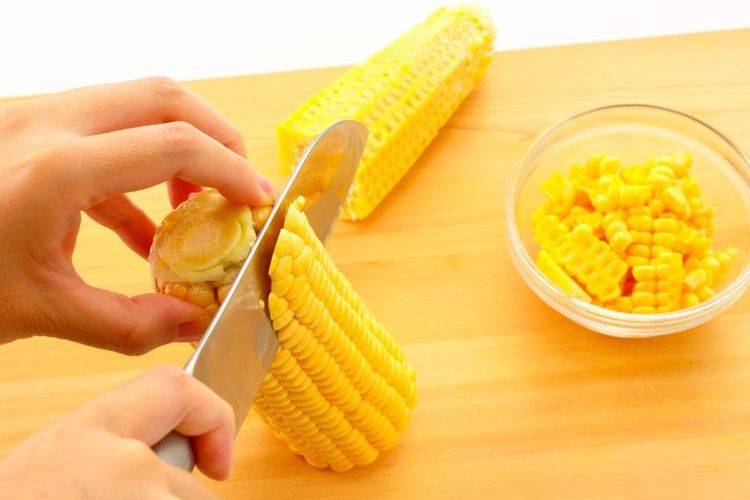 bakwan jagung, baking powder, resep bakwan jagung, tahan lama, bakwan jagung renyah, bakwan jagung empuk, Trik Bikin Bakwan Jagung Empuk dan Renyah Tahan Lama, Tak Perlu Baking Powder, Jenis jagung yang dipakai, Jenis tepung yang digunakan, Siapkan bumbunya, Buat adonan bakwan jagung, Cara goreng adonan bakwan