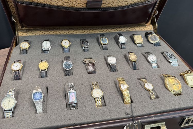 tips membeli jam tangan, 5 Tips Membeli Jam Tangan Vintage Secondhand, Jangan Sampai Salah Pilih, 1. Pahami dasar tentang mesin dan kaliber jam, 2. Periksa kesesuaian casing, 3. Pastikan jam benar-benar autentik, 4. Manfaatkan referensi dan komunitas, 5. Waspadai jam yang sudah dimodifikasi