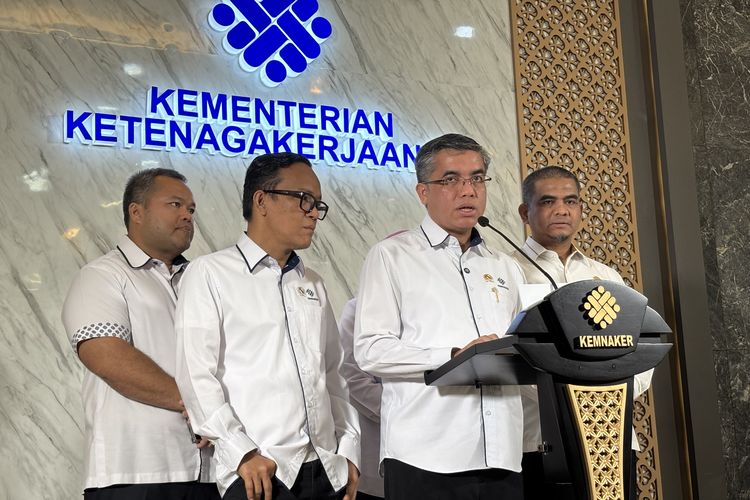 Bantuan Subsidi Upah, pencairan BSU, BSU 2025, cara cek BSU, BSU cair, cara cek BSU 2025, BSU 2025 600 ribu, bsu 2025 cair berapa, BSU 2025 Cair untuk 2,45 Juta Pekerja, Berikut Cara Cek Status Penerimanya, Dua isu dalam pencairan BSU 2025, Syarat penerima BSU 2025, Cara cek status penerima BSU 2025, Tanda BSU 2025 sudah cair masuk rekening