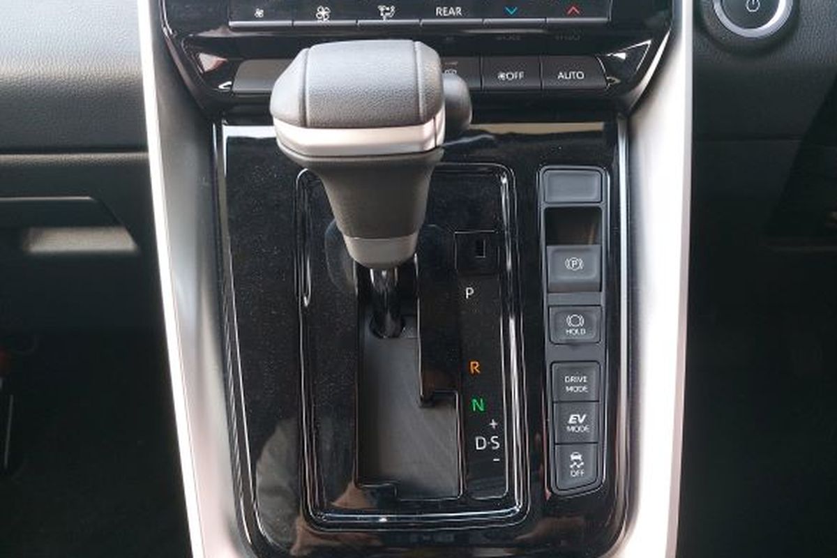 mobil hybrid, transmisi, transmisi otomatis, Transmisi, Mobil Hybrid, Transmisi otomatis, transmisi matik, Mobil Konvensional, Biaya Perbaikan Transmisi Mobil Hybrid Lebih Mahal dari Konvensional