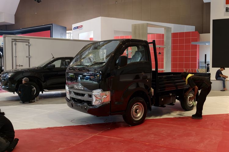 Isuzu, model baru, D-Max, Traga, Varian Baru Isuzu di GIICOMVEC 2026, Wajah Baru D-Max
