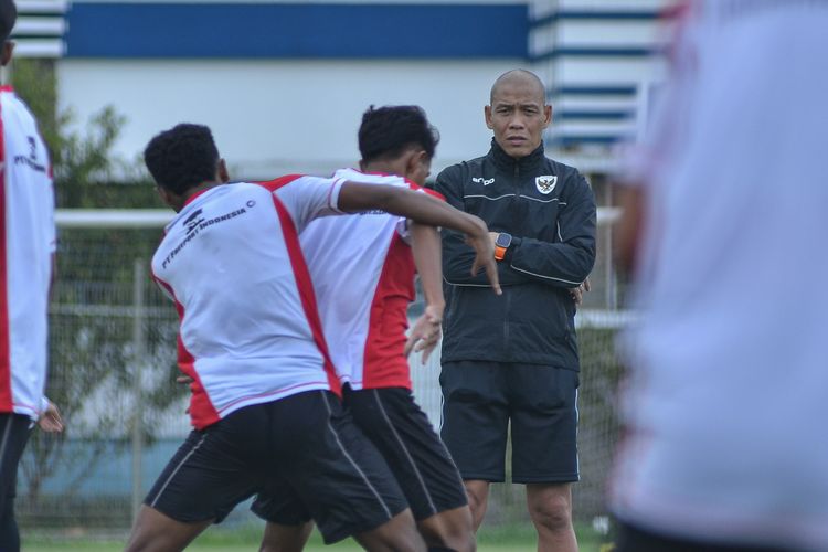 Timnas U17 Indonesia, Piala Asia U17 2025, Timnas U17 Indonesia vs Korea Selatan, Persib Bandung, Dimas Drajad, Shin Tae-yong, Nova Arianto, timnas u17 Indonesia, timnas u17 indonesia vs korea selatan, Timnas U17 Indonesia Peragakan Karakter STY, Hasil Akhir Terpenting