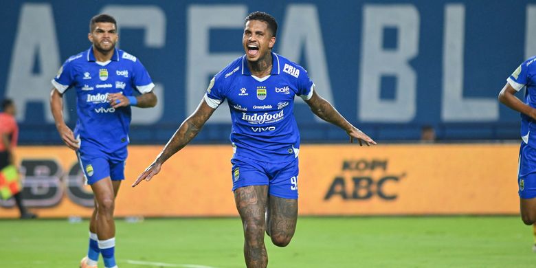 Super League, Semen Padang, Persib, Persib Bandung, Ramon Tanque, Super League 2025-2026, Borneo FC, Hasil Semen Padang Vs Persib 0-2, Dwigol Ramon Tanque Buat Maung Kokoh di Puncak