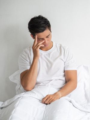 Tubuh Lemas tapi Susah Tidur? Ini 5 Tips Reset Jam Biologis, 1. Konsisten dengan jadwal bangun dan tidur, 2. Berburu cahaya matahari di pagi hari, 3. Batasi blue light sebelum tidur, 4. Perhatikan apa yang dikonsumsi, 5. Gunakan aturan 20 menit