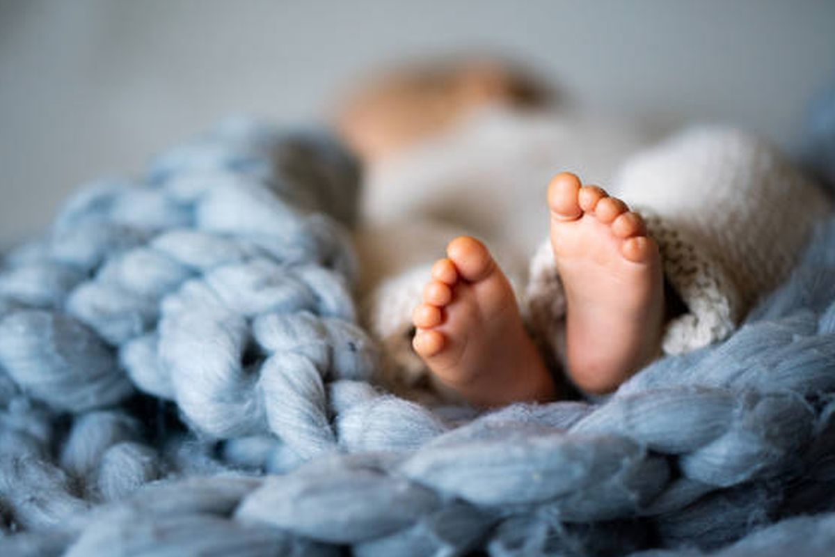 hernia pada anak, Tidak Semua Hernia pada Anak Butuh Operasi, Ini Penjelasan Dokter, Hernia inguinal pada anak perlu dioperasi, Hernia umbilikalis umumnya menutup sendiri, Pemantauan dilakukan untuk memastikan kondisi tetap aman, Yang dinilai bukan besar benjolannya