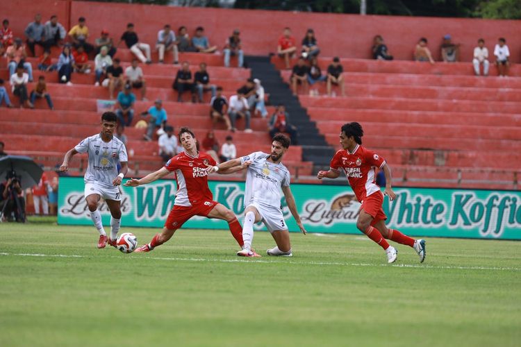 PSBS, Semen Padang, Liga 2, Terpuruk di Klasemen, PSBS-Semen Padang Alihkan Fokus ke Liga 2