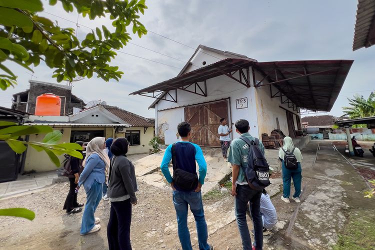 Wonogiri, Walking Tour Sejarah di Wonogiri, Menyusuri Peninggalan Jalur Kereta ke Baturetno, 1. Menara air di depan Masjid Al Ikhlas, 2. Bekas rumah dinas kepala stasiun, 3. Gudang bekas bengkel kereta uap, 4. Bekas gudang logistik, 5. Stasiun Wonogiri
