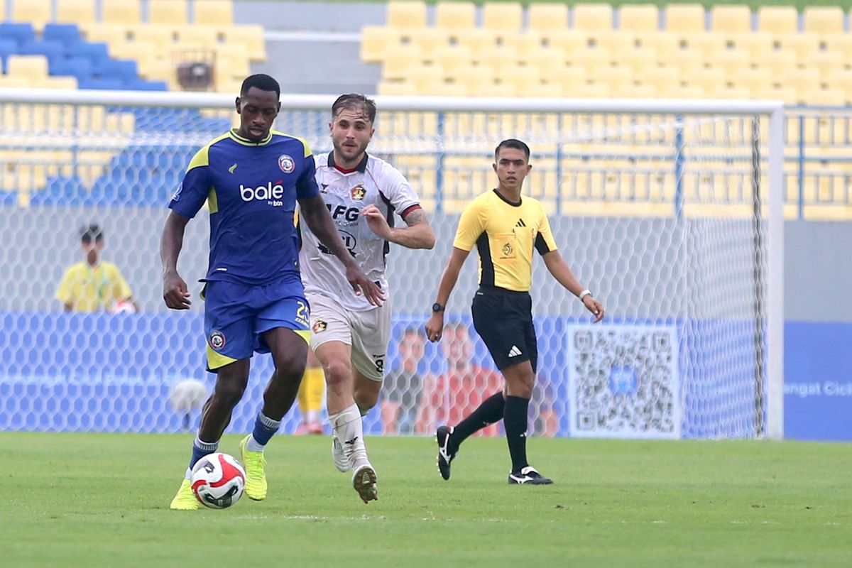 Persik Kediri, Arema FC, Ernesto Gomez, Telmo Castanheira, Dalberto, Walisson Maia, Hasil Persik Vs Arema FC 3-2: Gol Telat Walisson Maia Gagal Selamatkan Singo Edan 