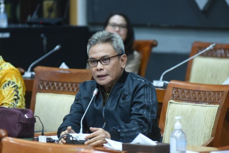 Johan Budi, Transjakarta, transjakarta, Jubir KPK, Johan Budi jadi komisaris Transjakarta, Profil Johan Budi, Eks Jubir KPK yang Kini Jadi Komisaris Transjakarta, Dari Wartawan ke KPK: Karier Awal Johan Budi, Menghadapi Teror Saat di KPK, Masuk Lingkar Istana hingga Jadi Anggota DPR, Menjadi Komisaris Transjakarta di Era Baru