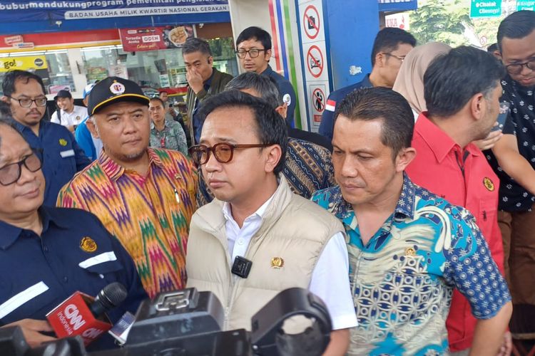 media sosial, Nezar Patria, gerindra, Komdigi, 1 orang 1 akun, Wamenkomdigi, DPR Usul 1 Orang 1 Akun Medsos, Wamenkomdigi: Sedang Dikaji