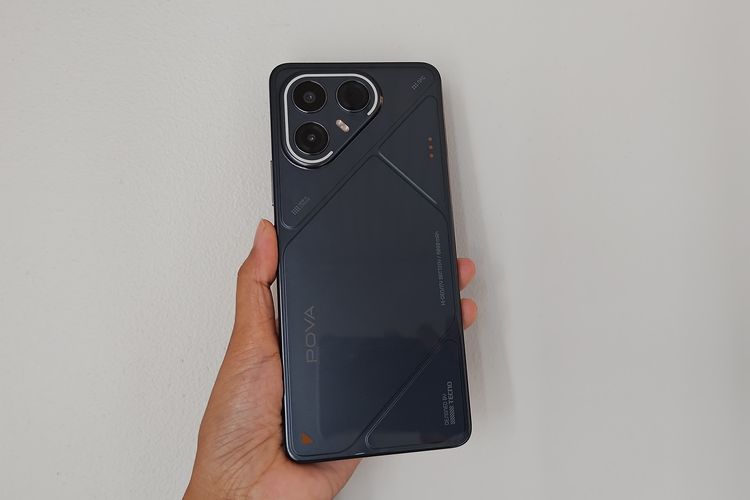 smartphone, Tecno, Smartphone, Tecno Pova 7 5G, power bank, Harga Tecno Pova 7 5G, Spesifikasi Tecno Pova 7 5G, Unboxing Tecno Pova 7 5G, HP Rp 3 Jutaan dengan Desain Futuristik