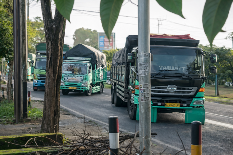 truk, Kakorlantas, ODOL, Polisi Jelaskan Beda Konsekuensi Hukum Over Dimension dan Overload
