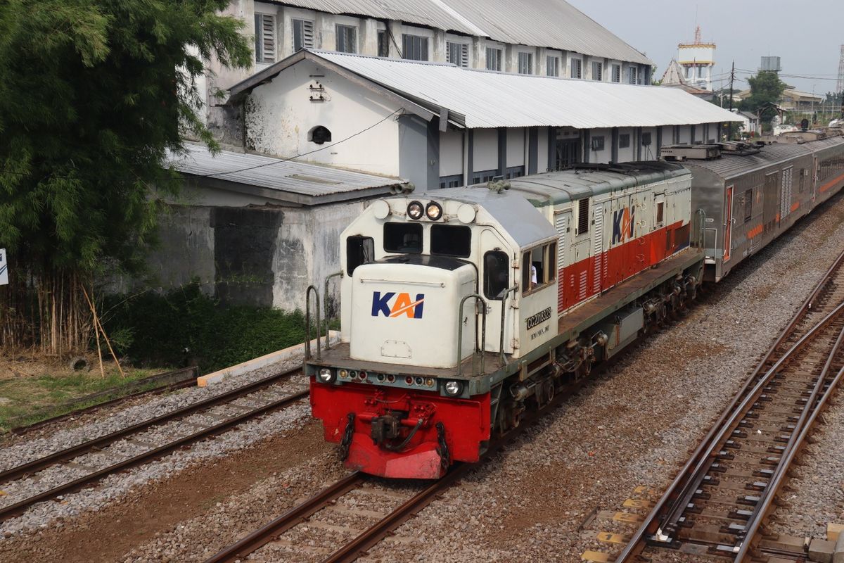 jadwal kereta, Stasiun Surabaya Gubeng, stasiun surabaya pasarturi, jadwal kereta api surabaya jogja, jadwal kereta surabaya jogja, jadwal kereta surabaya jogja besok, kereta surabaya jogja, Jadwal Kereta Api Surabaya-Jogja dari Stasiun Gubeng dan Pasarturi