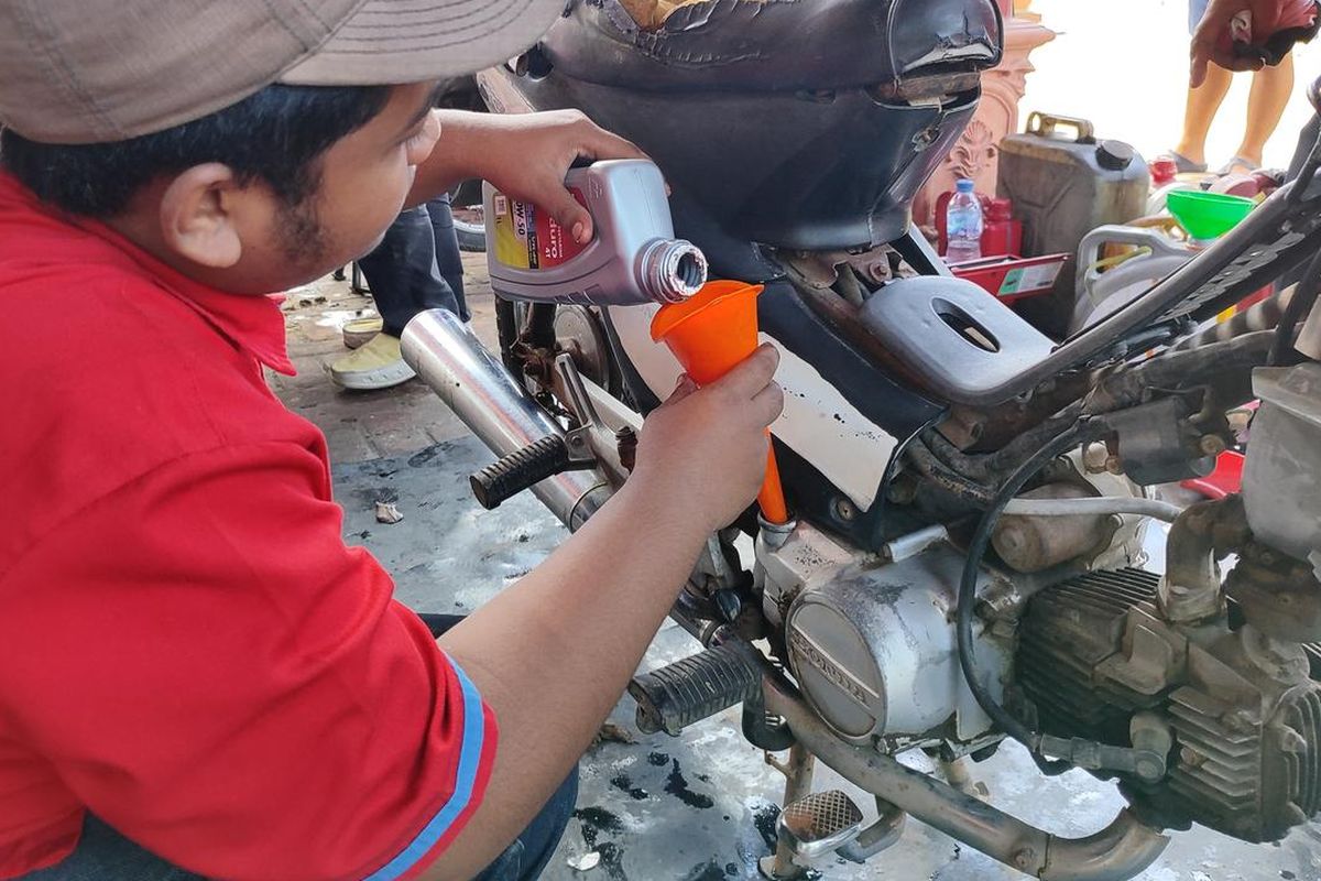 motor tua, motor, ganti oli, Motor tua, Motor, tips merawat motor, ganti oli motor, Periode Ganti Oli Mesin untuk Motor Tua Lebih Singkat, Ini Alasannya