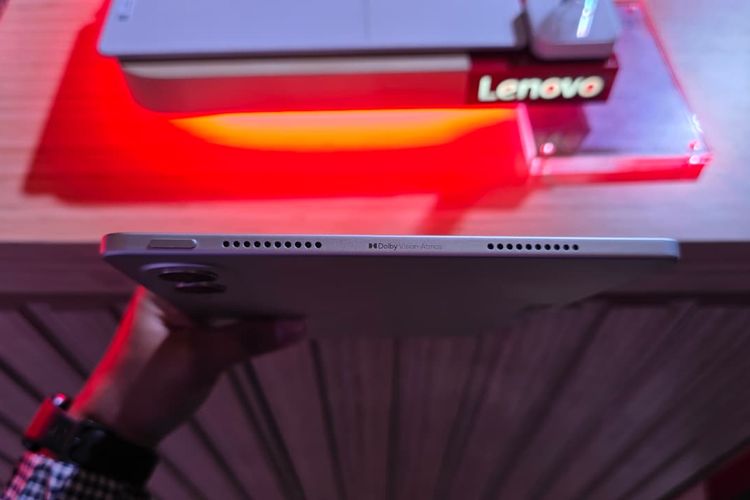 Lenovo, Lenovo Yoga Tab, 7 Fitur Unggulan Lenovo Yoga Tab di Indonesia, Tablet dengan AI, 1. Layar 3,2K, akurasi warna tinggi, 2. Desain tipis dan ringan, 3. Chipset Snapdragon 8 gen 3 dengan AI on-device, 4. Baterai silicon carbon berkapasitas besar , 5. Audio premium dengan Dolby Atmos, 6. Stylus dan keyboard bawaan, 7. Fitur AI lengkap