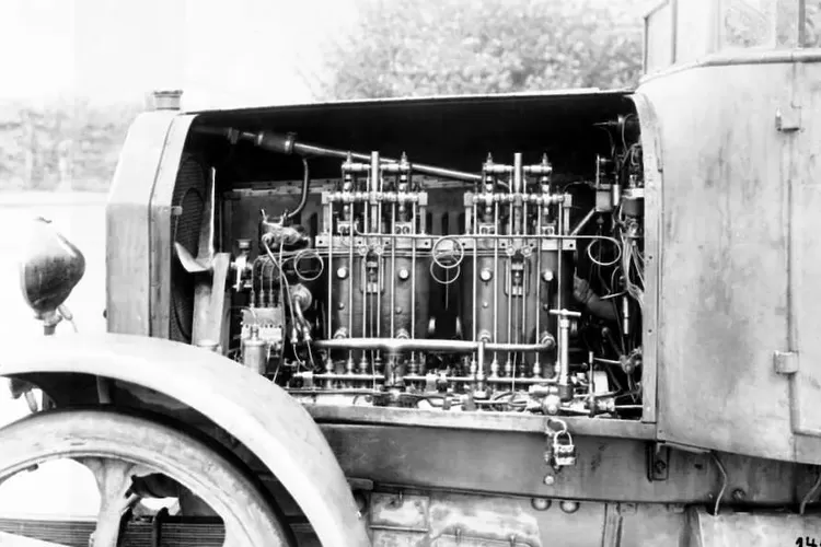 Truk, truk diesel, mesin diesel, Ini Truk Diesel Pertama di Dunia